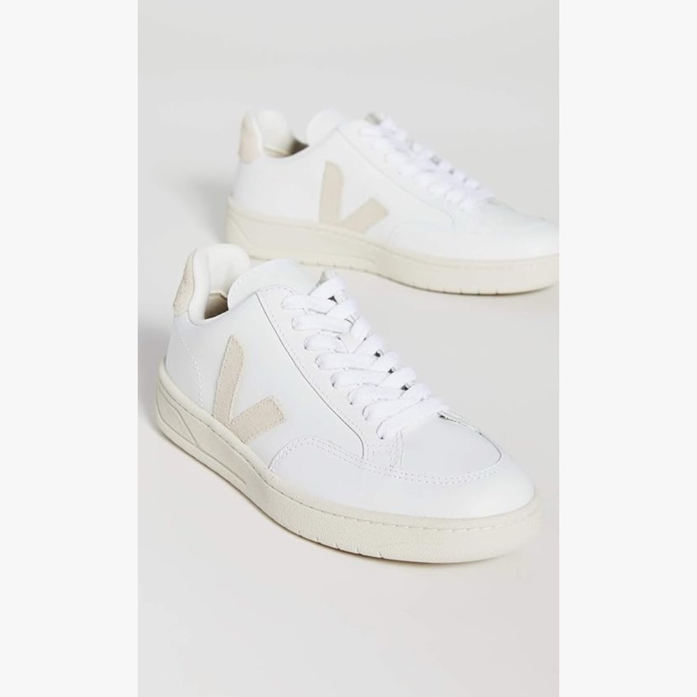 Veja Women's V-12 Sneaker - Picture 2 of 4